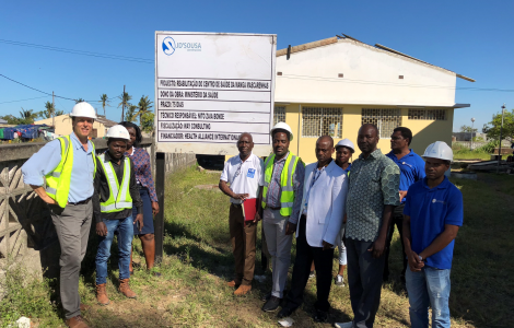 Professor James Pfeiffer joins the HAI-Mozambique team and partners at Manga Mascarenhas Health Center where HAI is leading the rebuild of this public-sector primary health care facility.