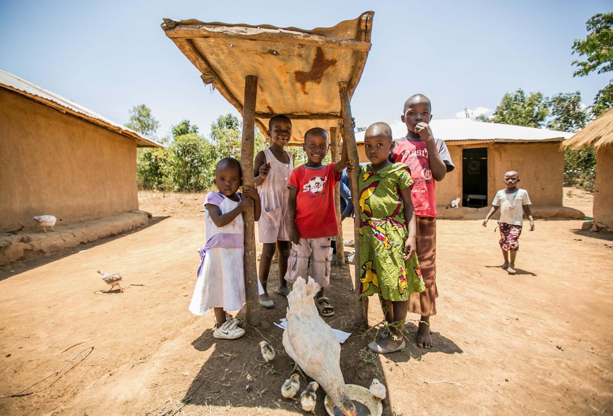 Children in Bondo, Kenya at a Global WACh research site.